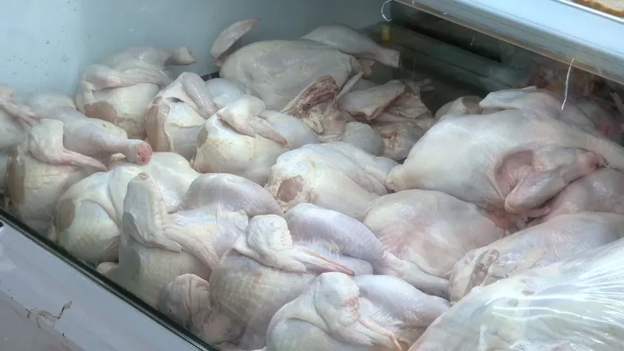 Pescueso y alas de pollo aumentan de precio, según monitoreo de Acodeco