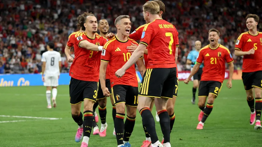 Jugadores de Bélgica celebran durante el partido ante Nueva Zelanda