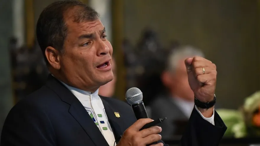 El presidente Rafael Correa durante una conferencia en la Universidad de La Habana, Cuba.