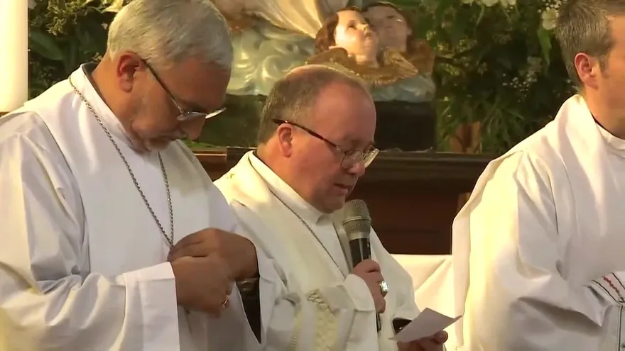 Papa pide perdón a fieles chilenos por escándalo sexual