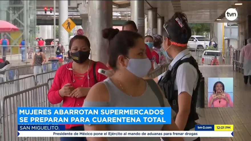 Mujeres se toman los supermercados previo al fin de semana de cuarentena total