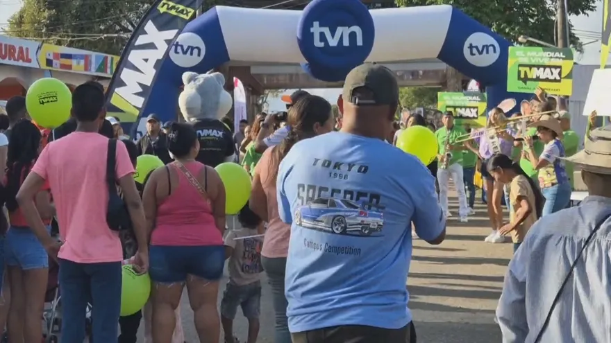 Cientos de personas acuden al último día de la Feria Internacional de La Chorrera