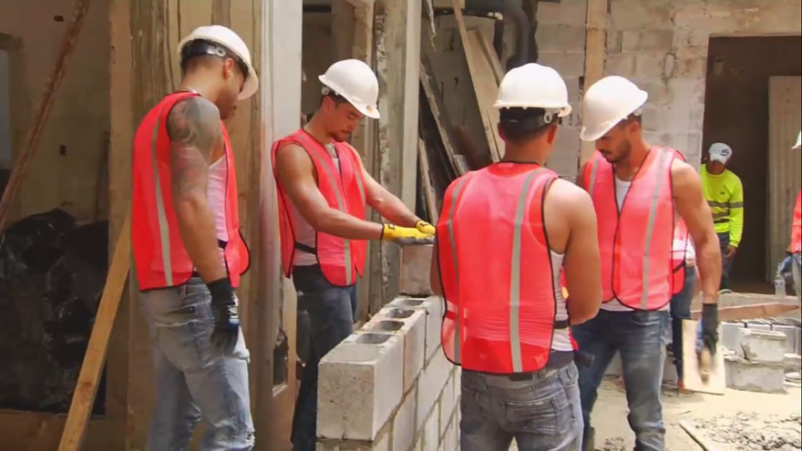 #GuerraDeMachos: Reto de Albañiles