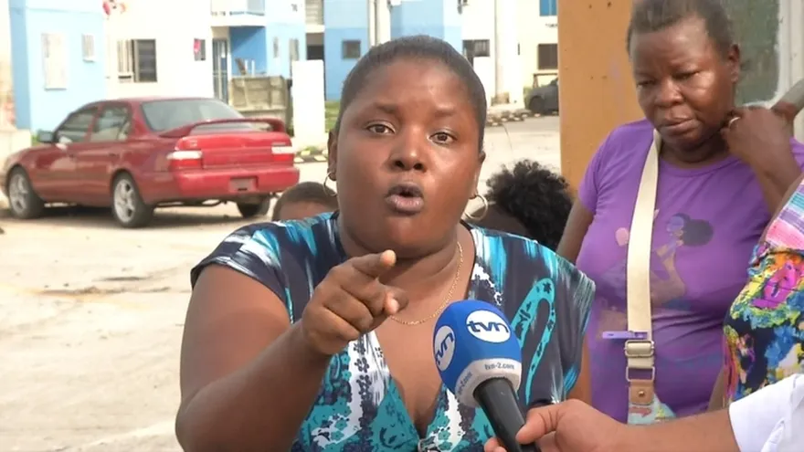 Residentes de Curundú se quejan por mal estado de apartamentos