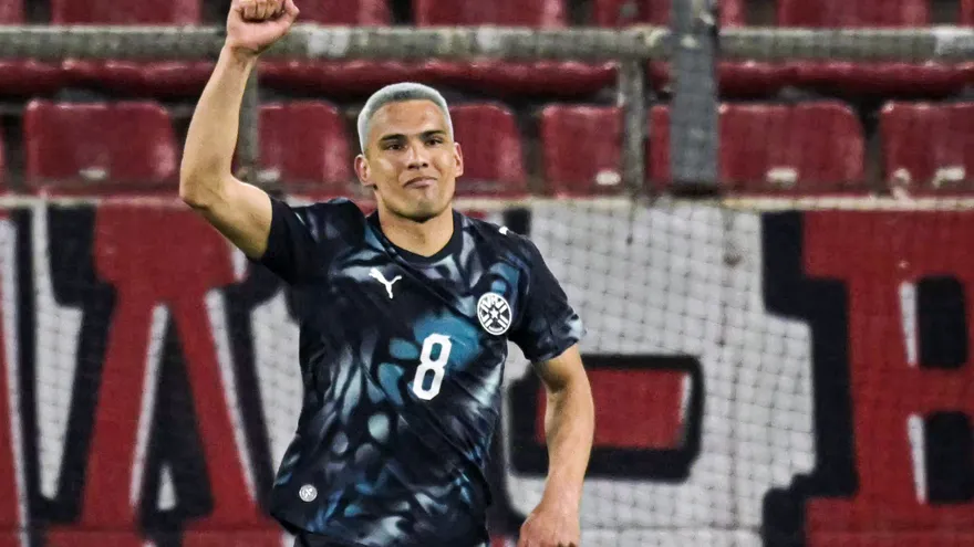 Diego Gómez marcó el gol de Paraguay