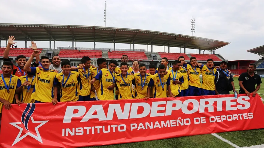 Herrera celebra el oro obtenido en el fútbol masculino