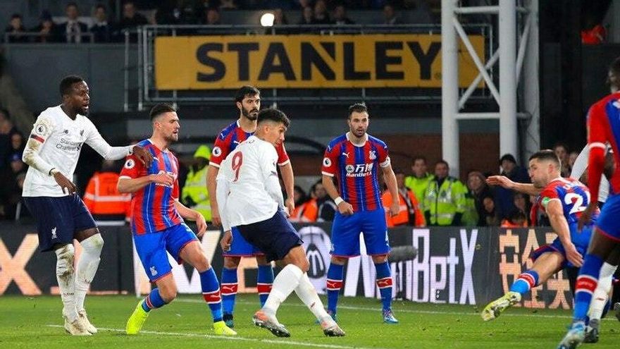 Firmino rescata al Liverpool en partido de Premier League