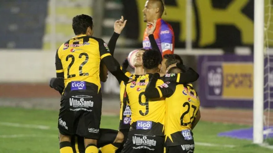 Rolando Blackburn regresó con gol a Bolivia