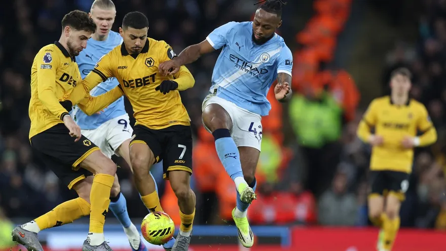 Manchester City vs Wolverhampton acción de la Premier League