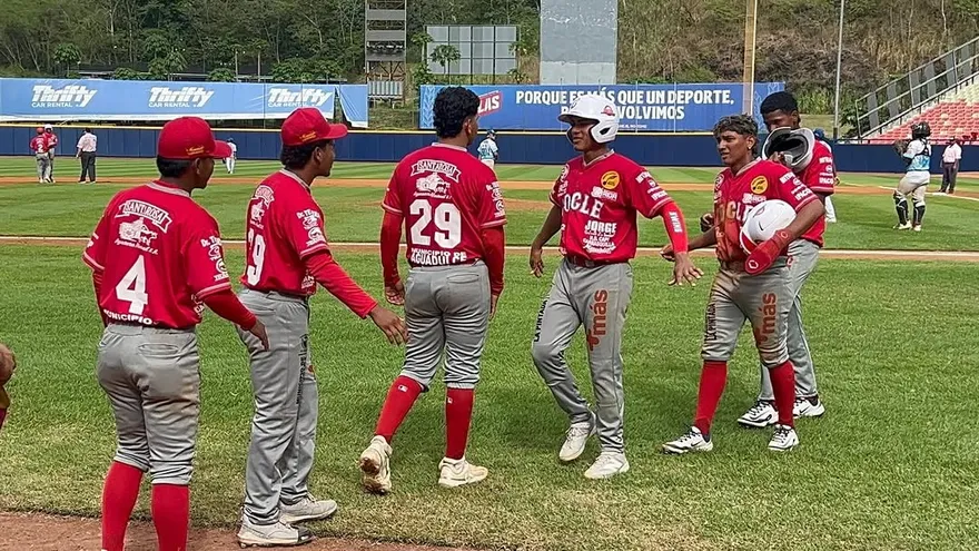 Jugadores del equipo juvenil de Coclé