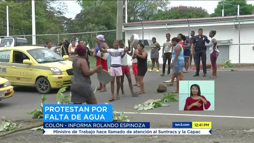 Residentes de Altos de Los Lagos protestan por falta de agua