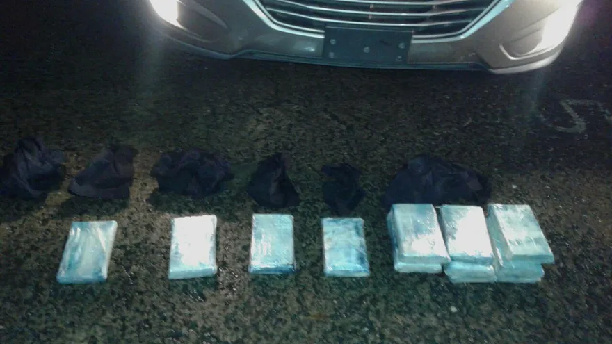 La droga estaba en el motor de un vehículo