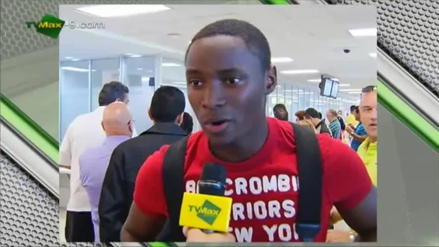 Dolores de espalda dejan a Edward en reposo