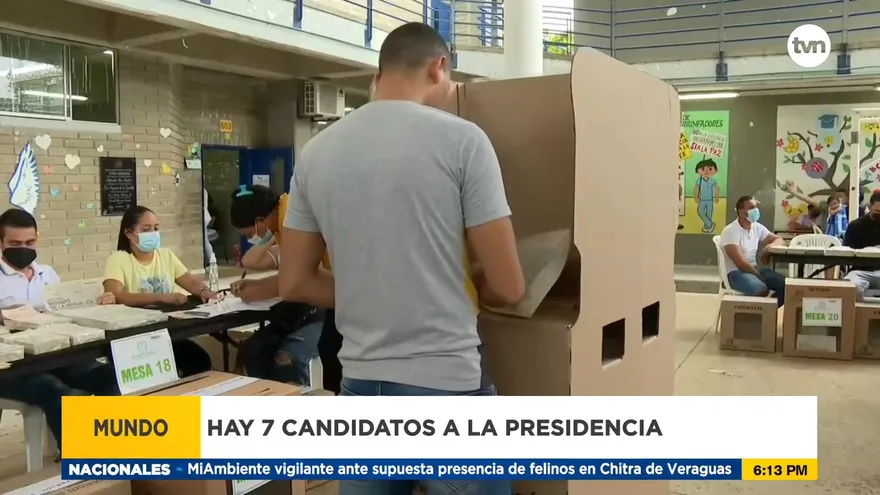 Colombianos acuden a las urnas este domingo