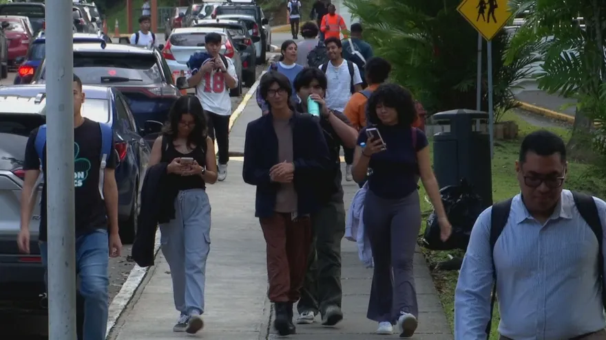 ¿Qué estudiar en la univeridad? Feria busca guiar a jóvenes ante el desempleo y nuevas tendencias
