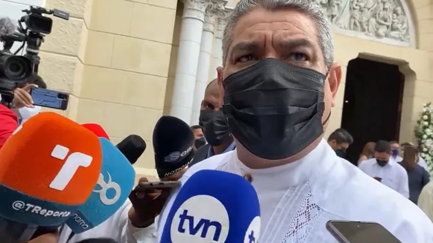 Ministro Sucre confirma que Sudáfrica se incluirá en lista de países de alto riesgo