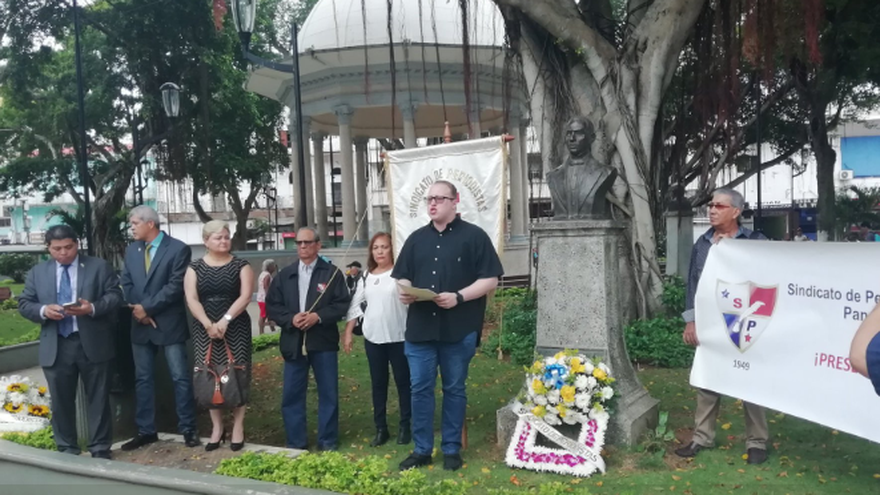 Periodistas panameños celebran su día