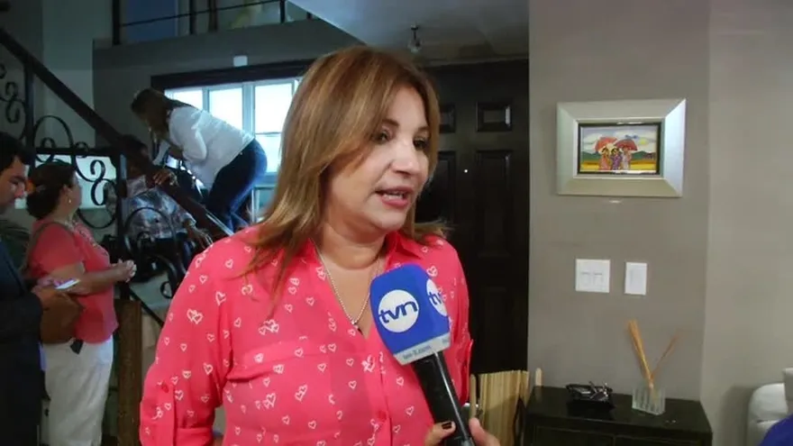 Familiares y amigos reciben a José Raúl Mulino