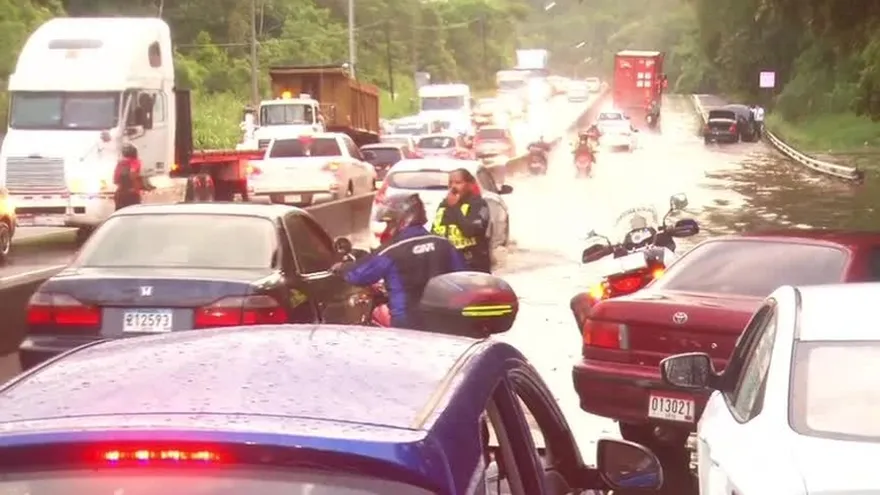 Sinaproc inspecciona áreas afectadas por inundaciones
