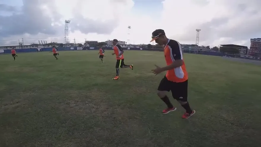 Desde las gradas: ¡No te pierdas el reportaje del béisbol juvenil!