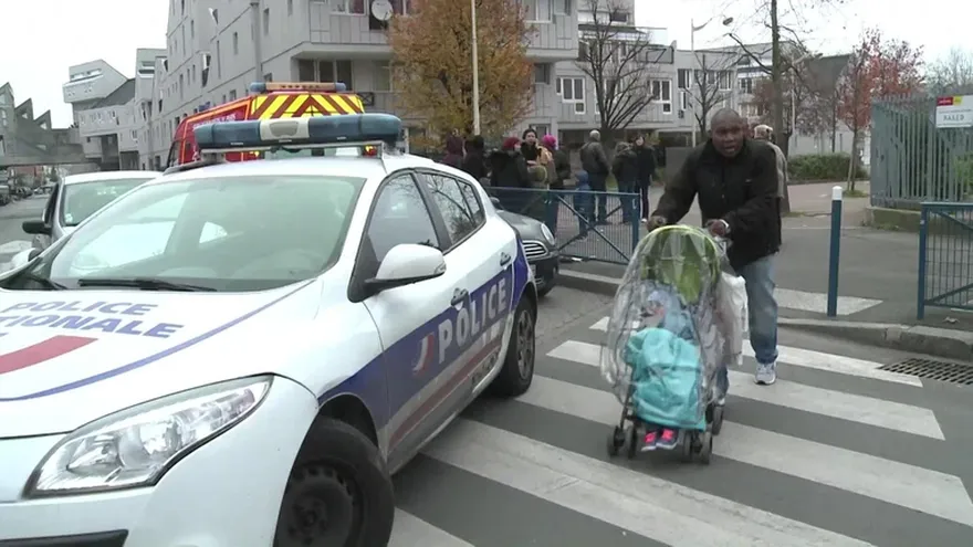 París maestro agredido por hombre que mencionó al grupo EI