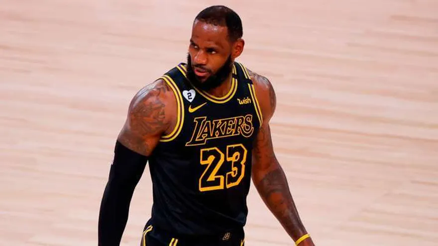 Los Ángeles Lakers a un partido de eliminar a Portland