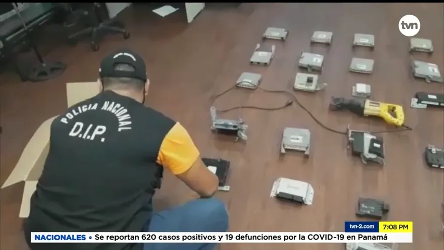 Tras la pista de una banda dedicada a robar computadoras de autos