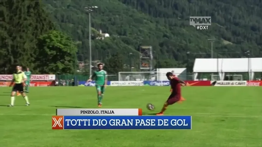 Francesco Totti dio una magistral asistencia en partido amistoso