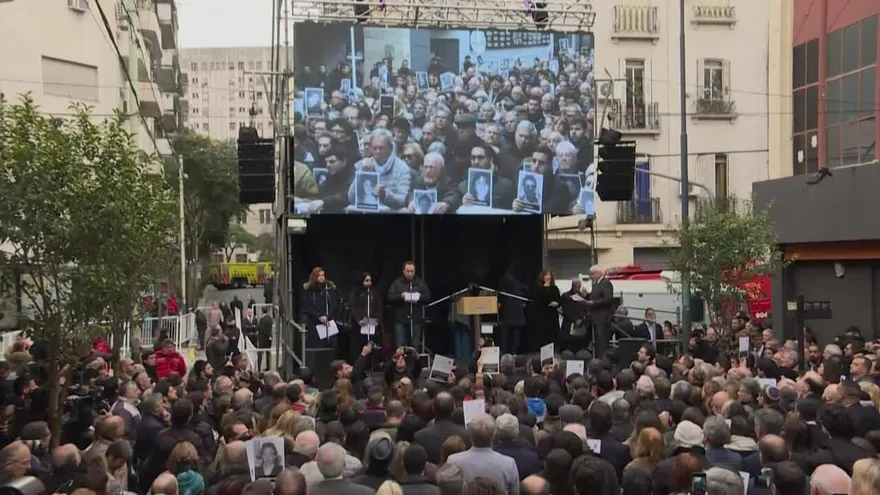 Argentina conmemoró 25 años de atentado al centro judío AMIA con reclamo de justicia