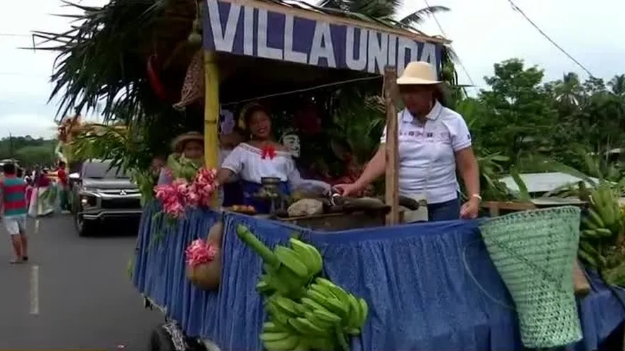 Chilibre celebra el 4 de noviembre con desfile folclórico
