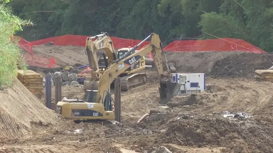 Realizan dragado de río Juan Díaz