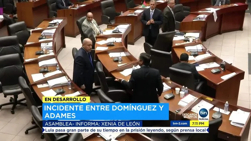 Diputados Adames y Domínguez entre gritos y amenazas de peleas