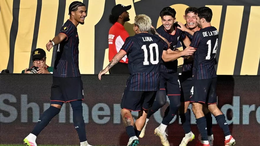 Jugadores de la Selección de Estados Unidos celebran
