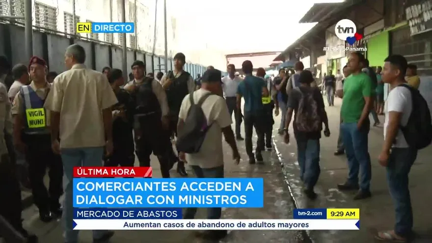 La Policía pone orden a protesta en el Mercado de Abastos