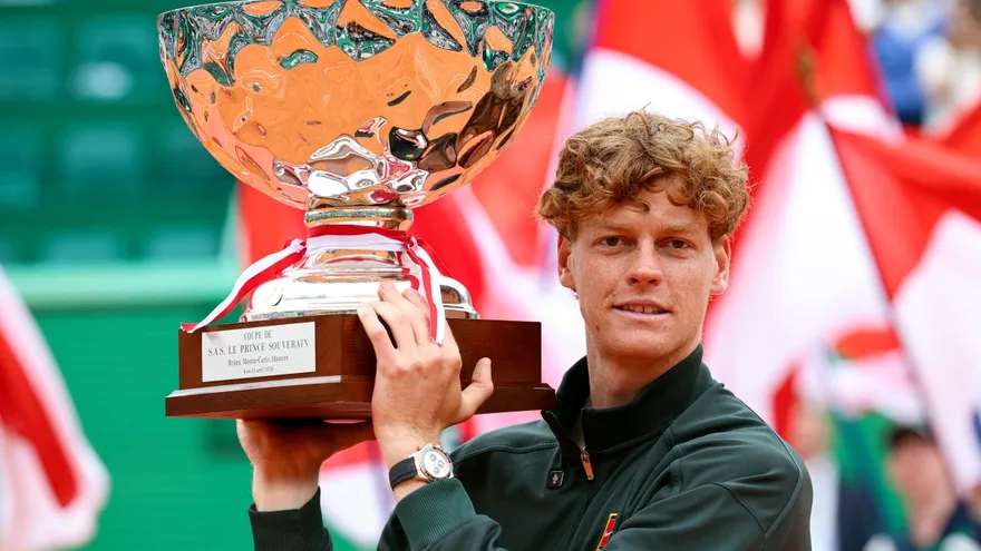 Jannik Sinner levanta el trofeo del Masters 1000 de Montecarlo