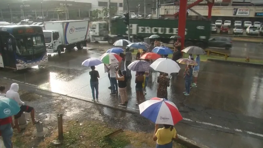 Protesta en Santa María por dos meses sin suministro regular de agua