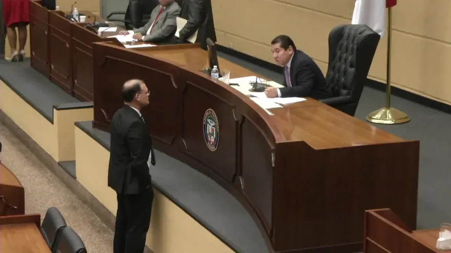 Pleno de la Asamblea paralizado con dos importantes leyes