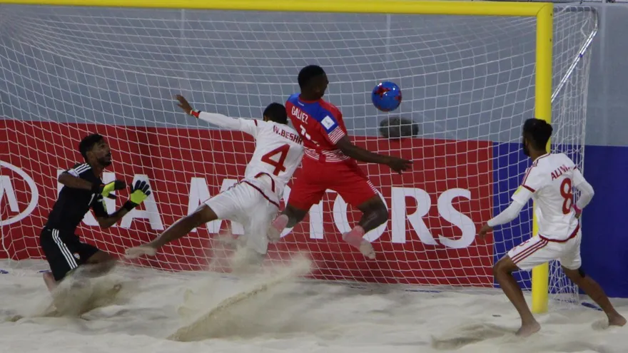 Pascual Gálvez anotó de cabeza el gol de Panamá.