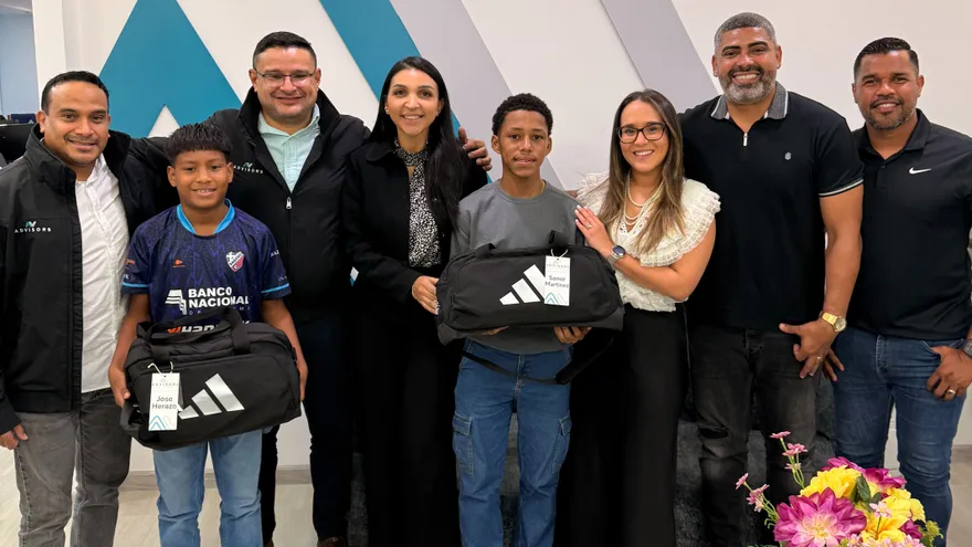 La Academia BaGoSo y la firma Advisors unen fuerzas para el respaldo de niños futbolistas panameños