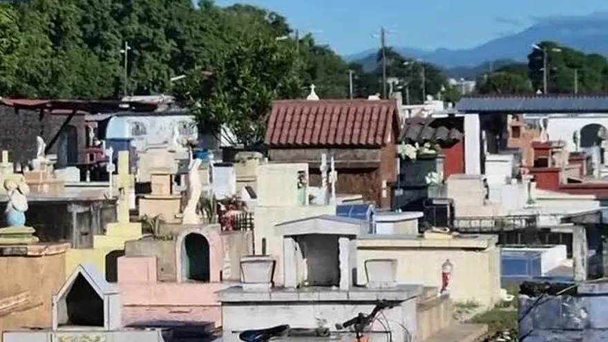 Denuncian profanación de tumbas en el cementerio municipal de David