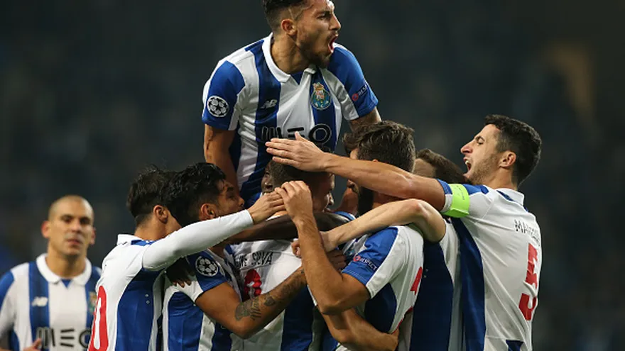 Porto arrolla a Leicester para sellar su billete a octavos