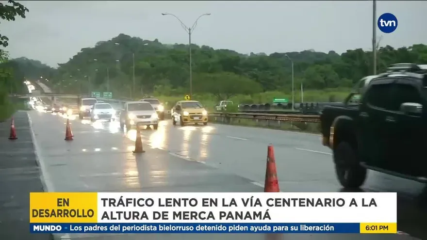 Tráfico lento en la vía Centenario a la altura de Merca Panamá