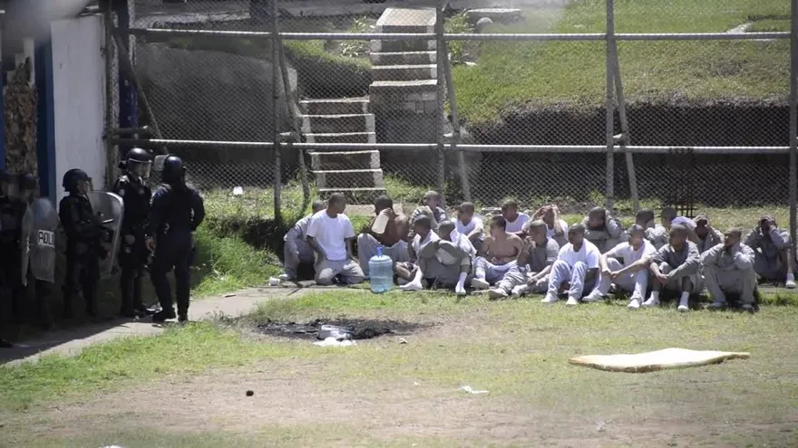Policía rescata rehenes en correccional de Guatemala