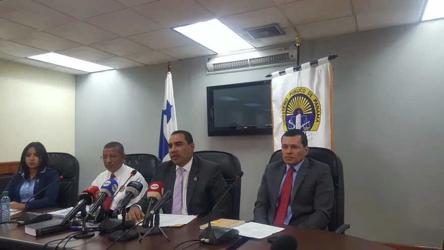 El fiscal Rafael Baloyes habla durante la conferencia de prensa