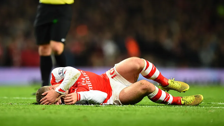 Gabriel Paulista amenazado de muerte por lesionar a Wilshere