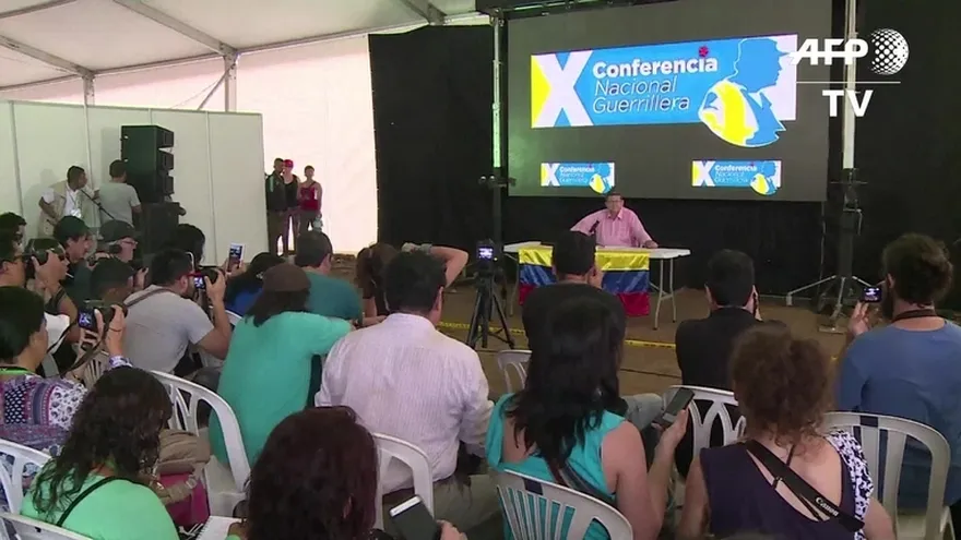 A días de firmar la paz, paramilitarismo inquieta a las FARC