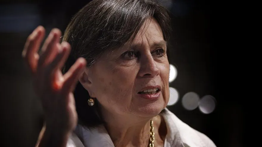 Fotografía fechada el 26 de julio de 2018, que muestra a la escritora colombiana Laura Restrepo, durante una entrevista con Efe, en Ciudad de México (México).