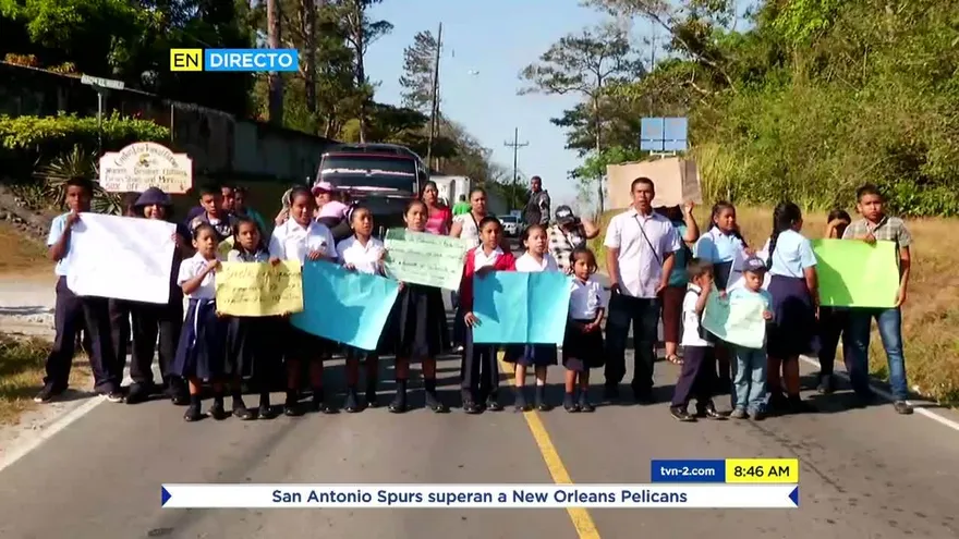 Estudiantes de El Mirador del Valle protestan
