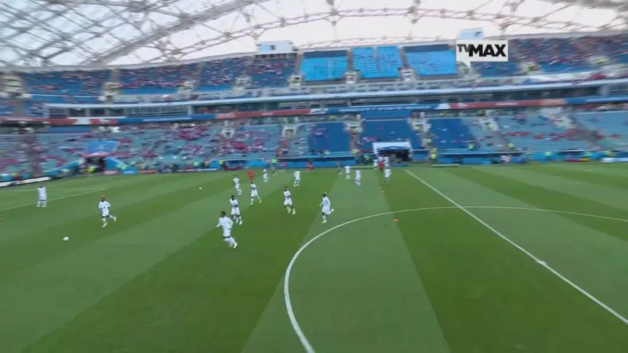 La Sele llegó a la cancha y realizó su primer calentamiento en un Mundial