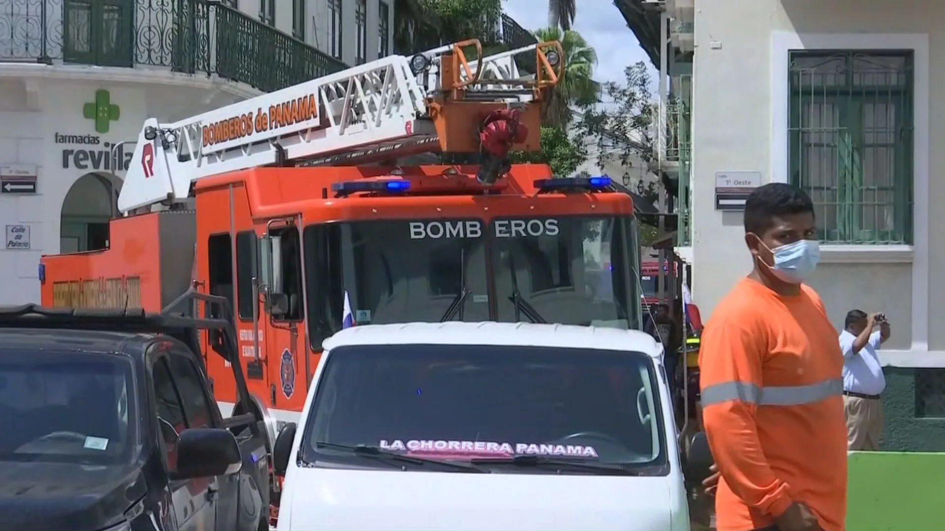 Carro de escalera de los bomberos.